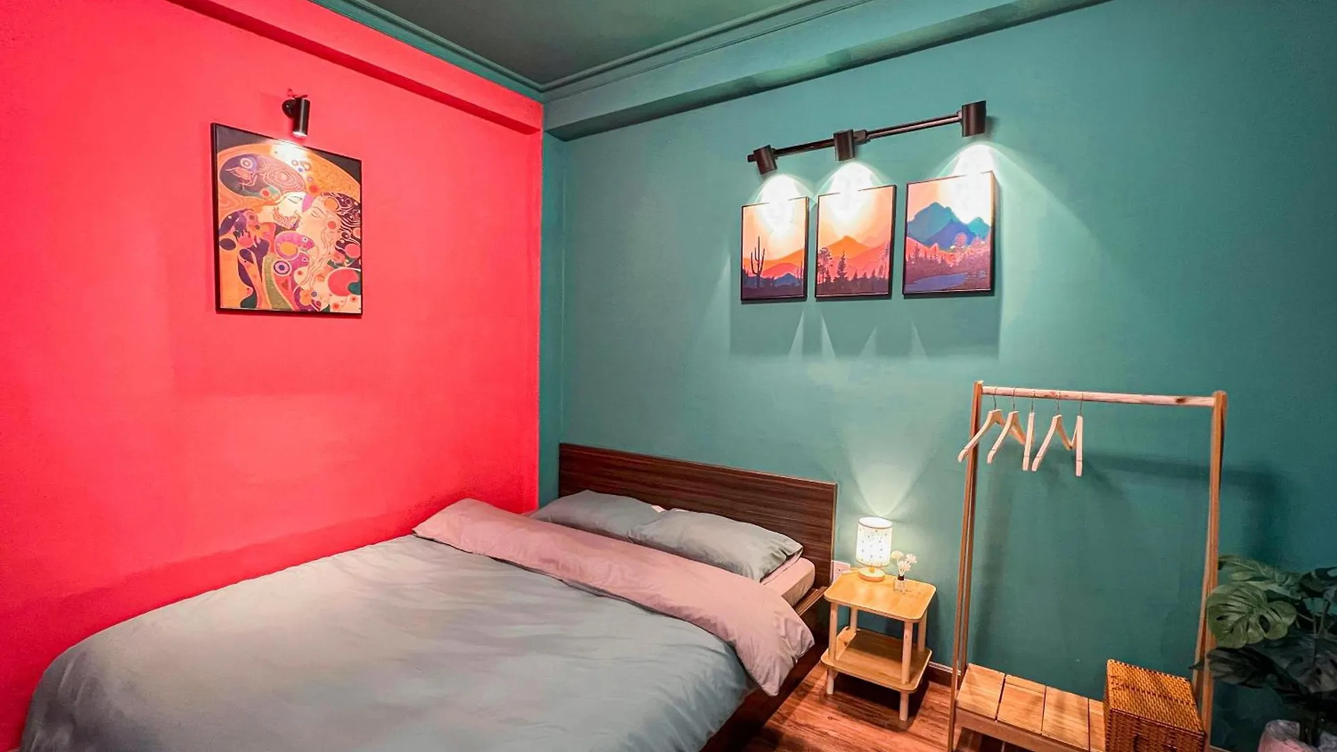 Unique Hideout - Freenetflix @ Near Bui Vien Ho Chi Minh City