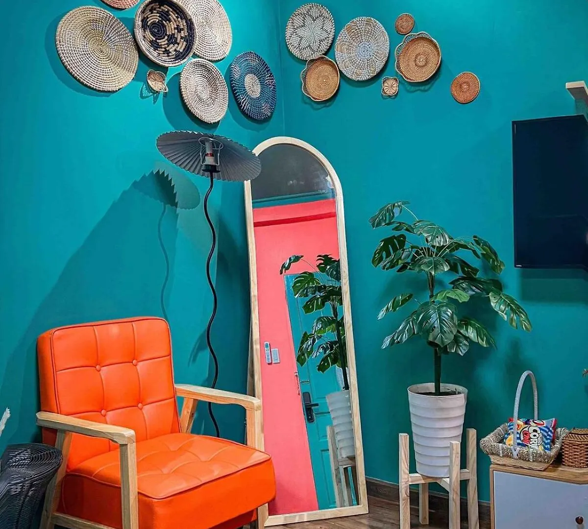 Unique Hideout - Freenetflix @ Near Bui Vien Ho Chi Minh